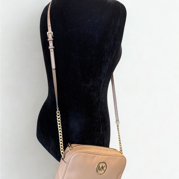 MICHAEL KORS Fulton Crossbody Bag in Pebbled Leather. Great Pre-❤️ Condition - Picture 8 of 10